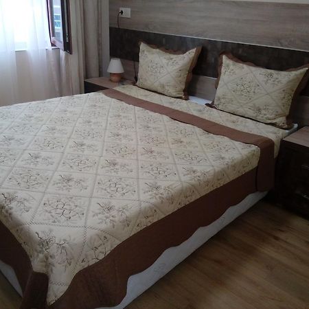 Apartment Tanita Pomorie Bagian luar foto
