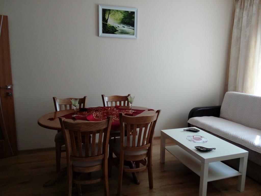 Apartment Tanita Pomorie Bagian luar foto