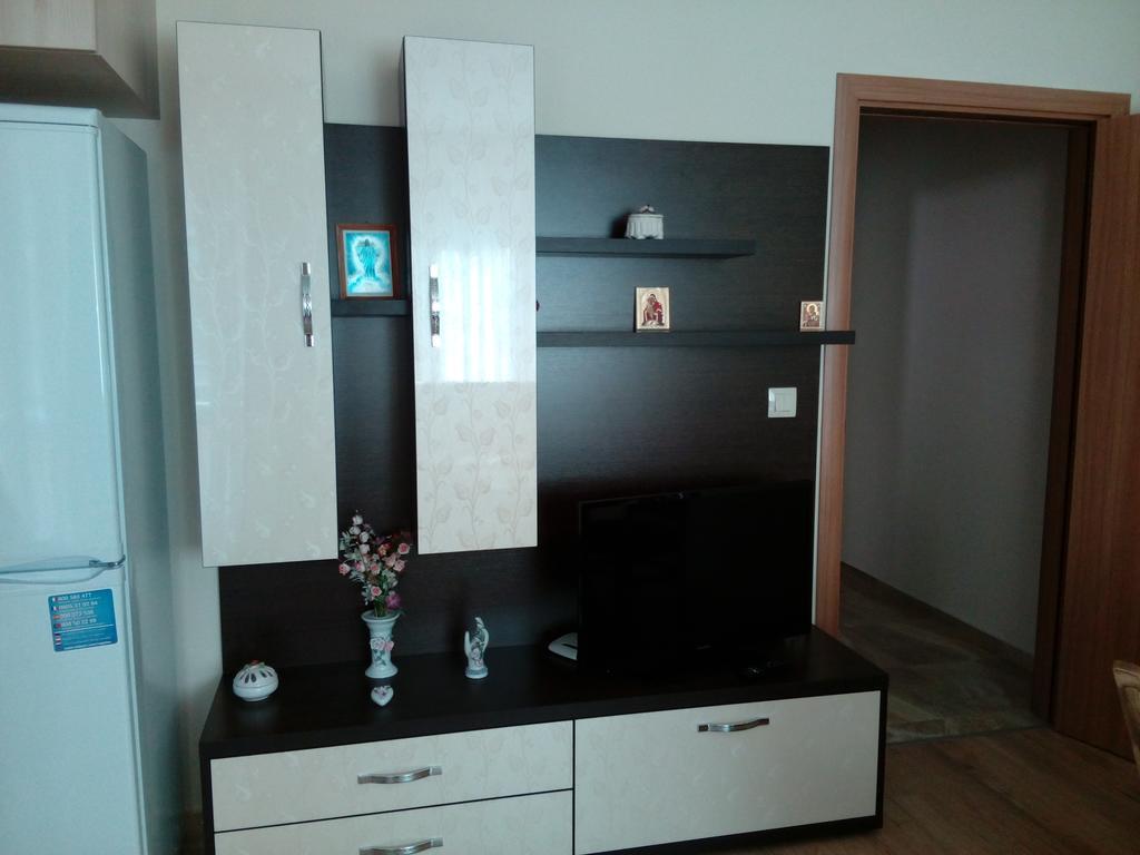 Apartment Tanita Pomorie Bagian luar foto