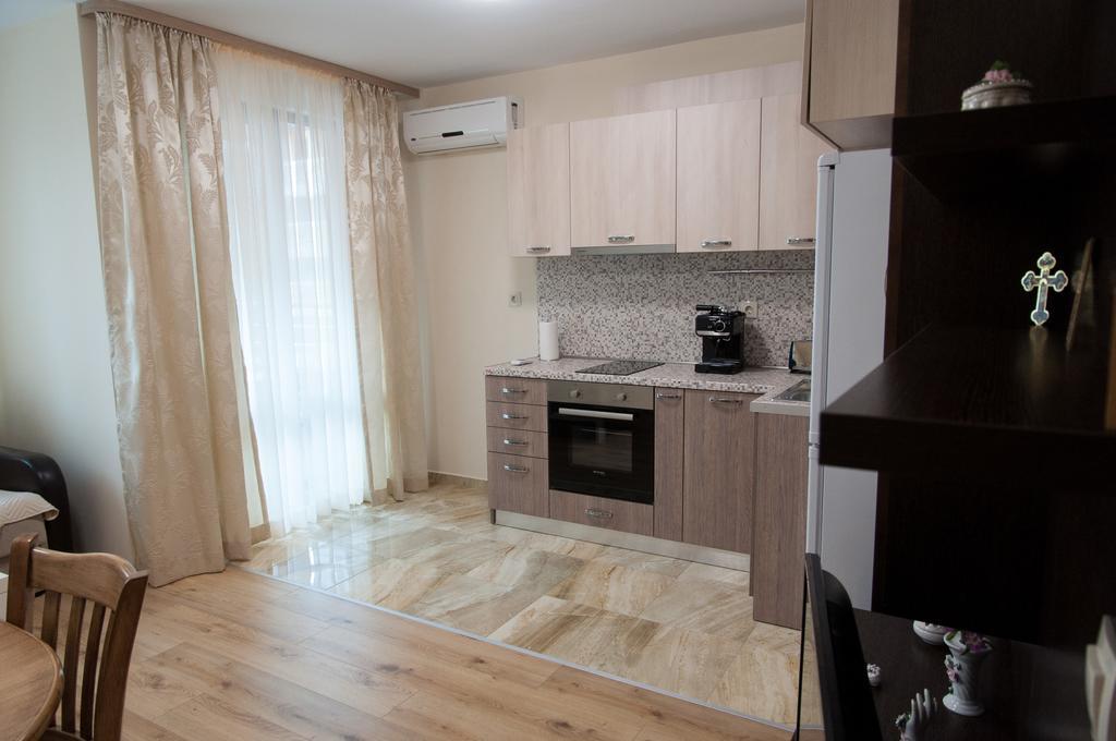 Apartment Tanita Pomorie Bagian luar foto