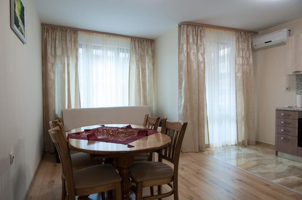 Apartment Tanita Pomorie Bagian luar foto